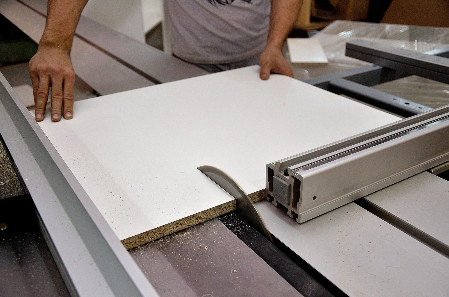 РАСПИЛ ЛДСП, МДФ НА ДЕТАЛИ ПО ВАШИМ РАЗМЕРАМ